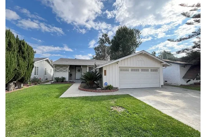 $1800 : ASTONISHING HOUSEHOLD FOR RENT image 1