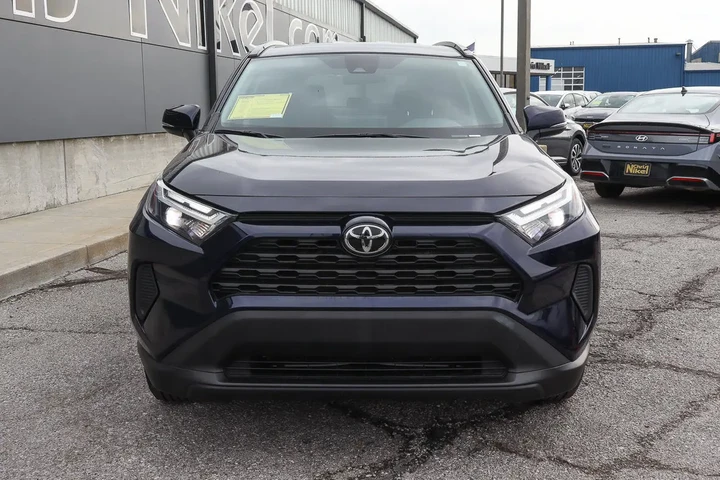 $25988 : 2024 RAV4 XLE FWD image 2
