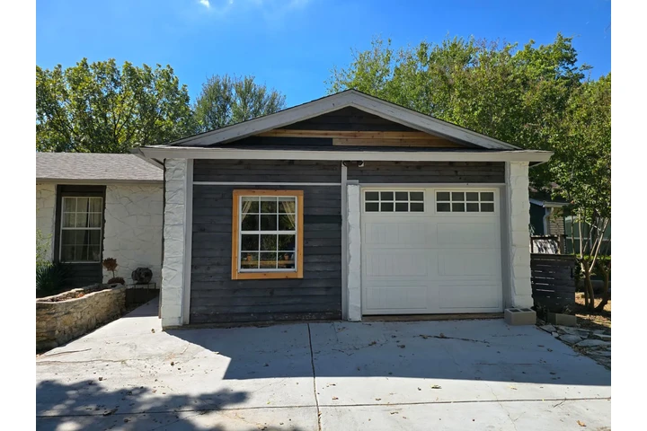 JIGH SIDING & CORNICE image 5