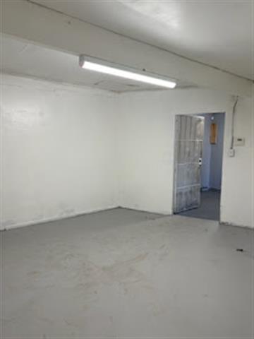 $1200 : RENTO ESPACIO COMERCIAL image 5