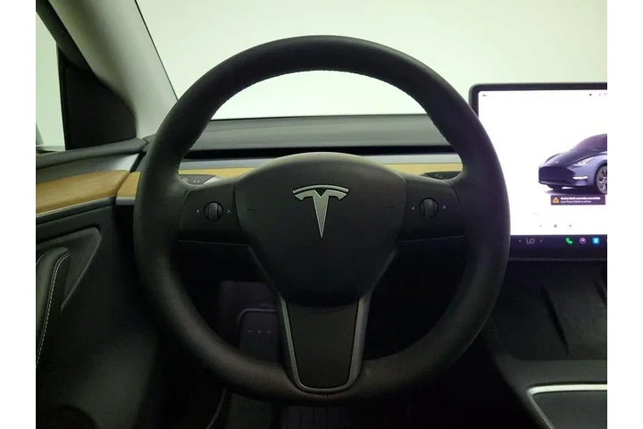 $39998 : Tesla Model Y 2025 Long Rang image 10