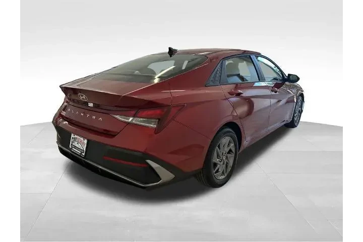 $21989 : Hyundai ELANTRA 2024 SEL 4dr image 7