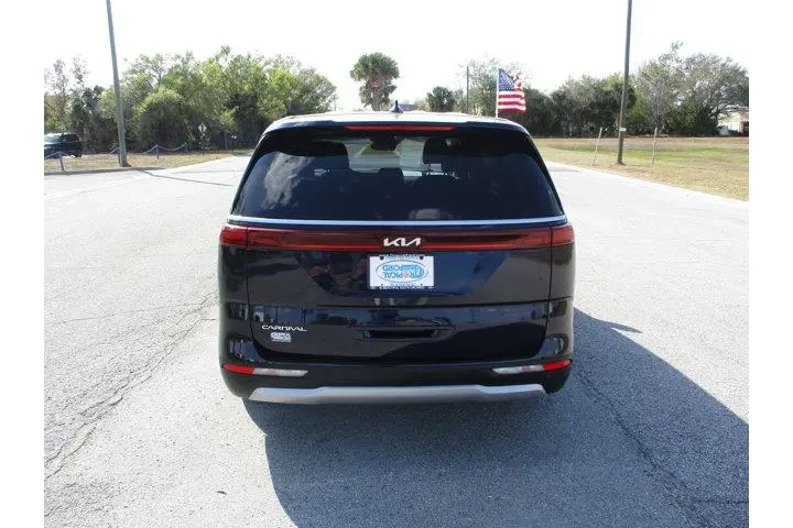 $28995 : Kia Carnival 2024 LX 4dr Min image 6