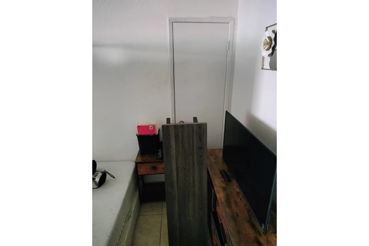 $600 : Rento sala para una persona image 1