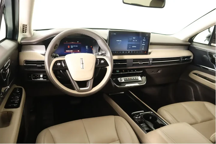 $31979 : Lincoln Corsair 2024 Premier image 1