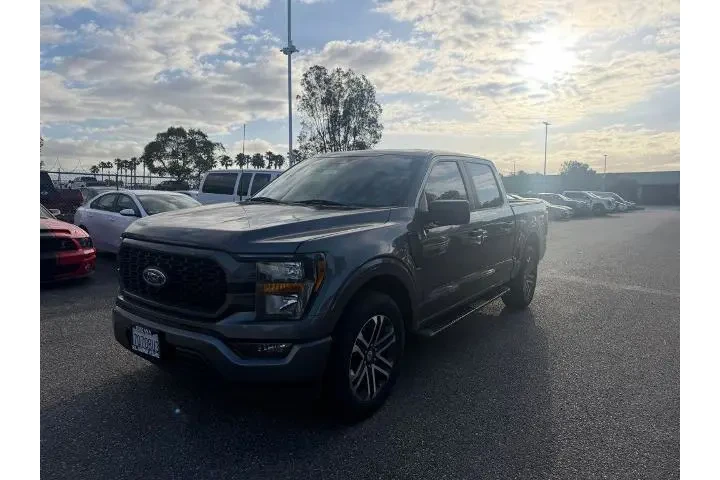$35400 : Ford F-150 2023 4x2 XL 4dr S image 1