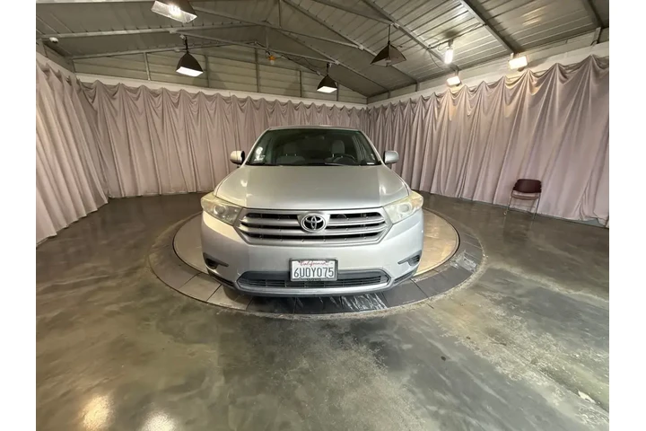 $8999 : Toyota Highlander 2012 Base image 4