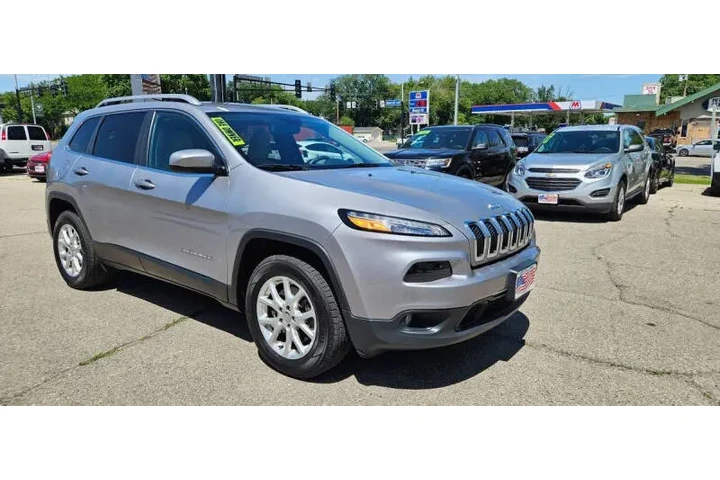 $17490 : 2018 Cherokee Latitude image 4