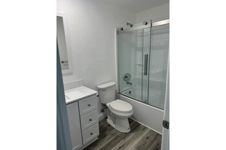$1500 : Rialto- Available image 5