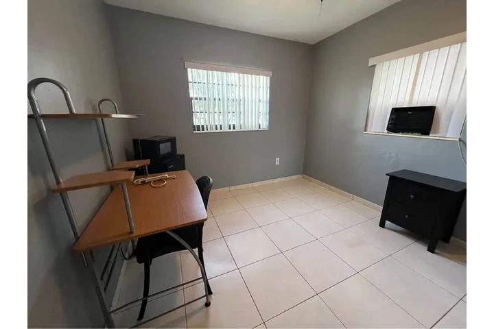 $800 : HABITACION PARA UNA PERSONA image 3