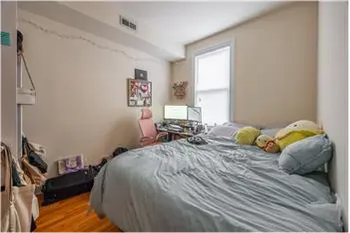 $3300 : Rental property with 3 bedro image 6