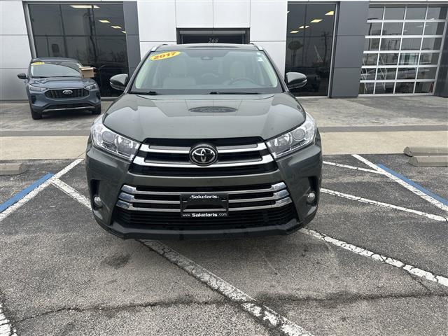 $26999 : 2017 Highlander SUV V-6 cyl image 2