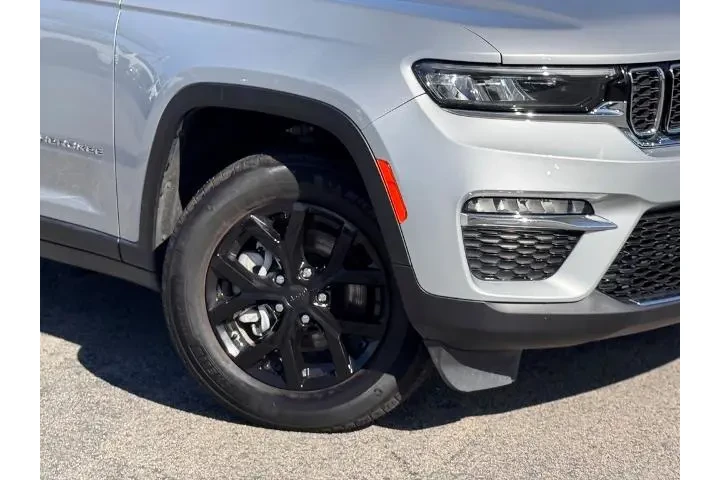 $29751 : Jeep Grand Cherokee 2023 4x4 image 4