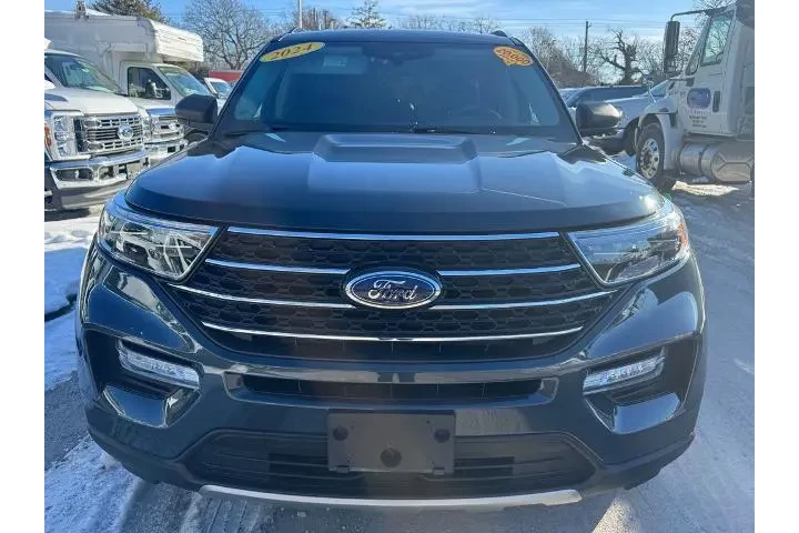 $35700 : Ford Explorer 2024 AWD XLT 4 image 2