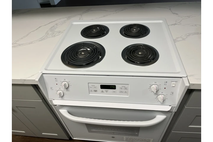 $1850 : Apt Remodelado con Estac image 6