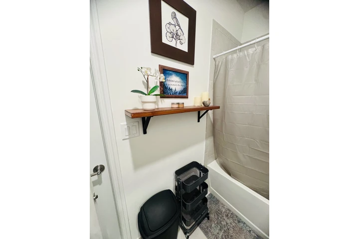 $900 : SE RENTA HABITACION AMOBLADA! image 6