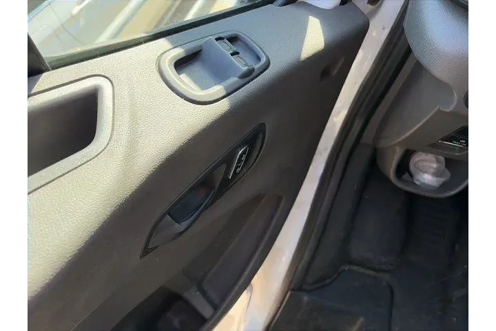 $21000 : Ford Transit 2022 250 3dr SW image 9