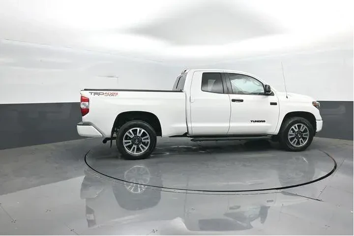 $28859 : Toyota Tundra 2019 4x4 SR5 4 image 8