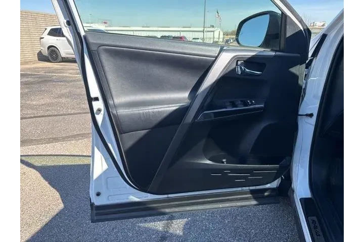 $21982 : Toyota RAV4 2016 SE 4dr SUV image 9