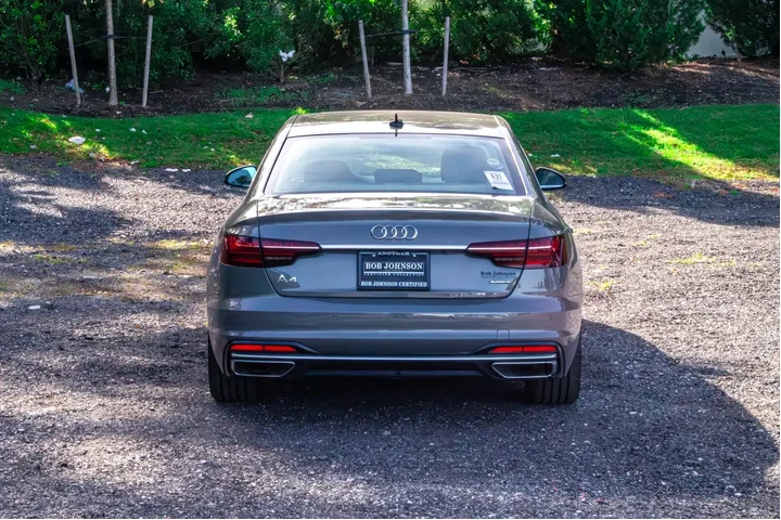 $23895 : Audi A4 2023 AWD quattro S l image 7