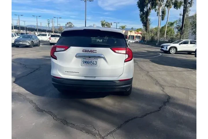 $20993 : GMC Terrain 2024 SLE 4dr SUV image 5