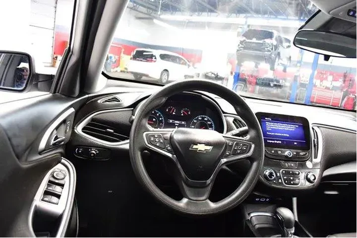 $18994 : Chevrolet Malibu 2024 LT 4dr image 8