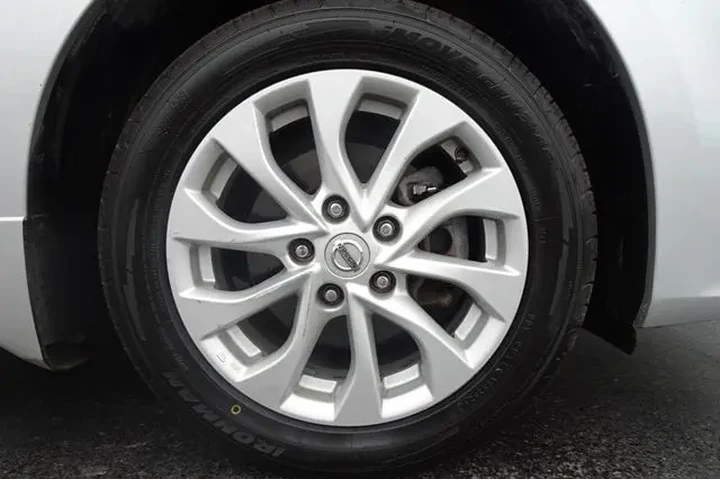 2019 Sentra image 10