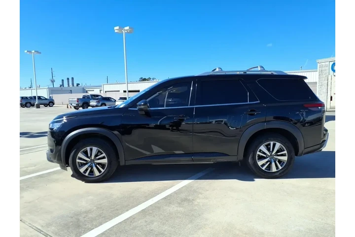 $29355 : Nissan Pathfinder 2023 SL 4d image 8