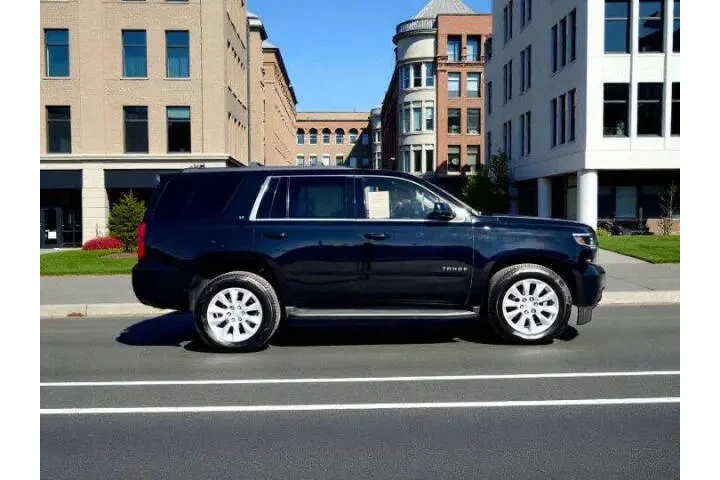 2017 Tahoe image 3