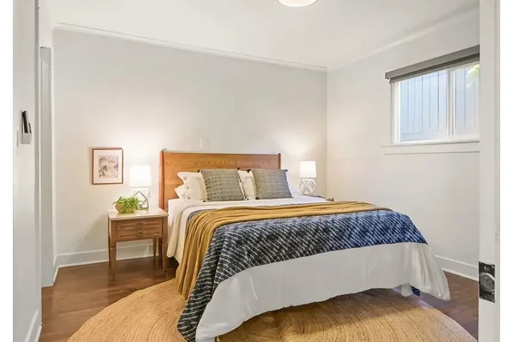 $1950 : FOR LEASE 3908 Edison Walk, Lo image 3