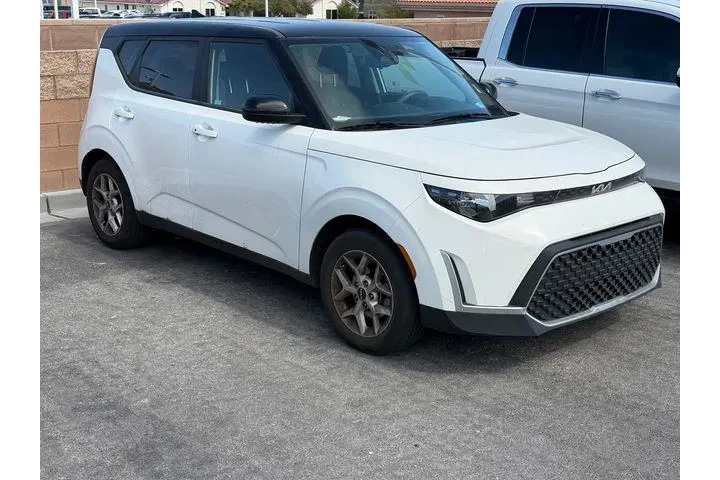 $18588 : Kia Soul 2023 S 4dr Crossove image 6