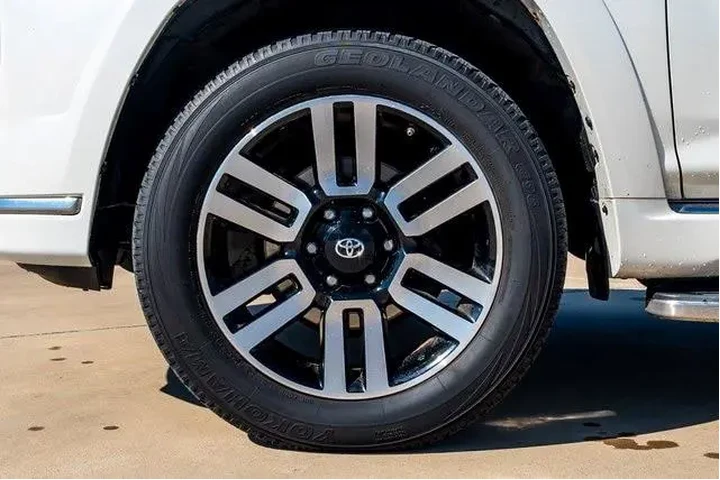 $33492 : Toyota 4Runner 2020 AWD Limi image 8