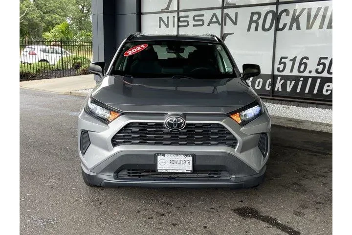 Toyota RAV4 2021 AWD LE 4dr image 3