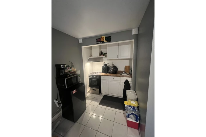 $1400 : Studio ADU privado image 4