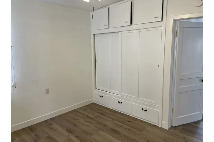 $650 : REAR UNIT image 3