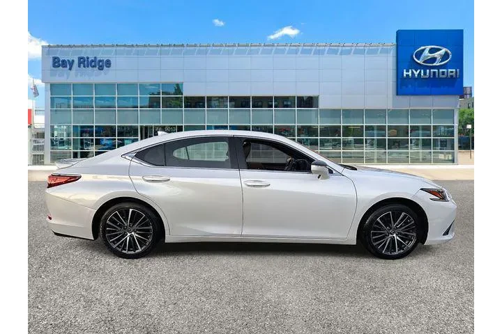 $36595 : Lexus ES 350 2023 4dr Sedan image 2