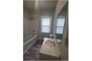 $1200 : Rental property with 1 bedro thumbnail