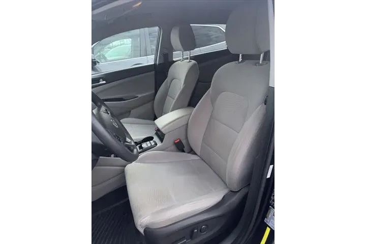 $15333 : Hyundai TUCSON 2021 Value 4d image 6