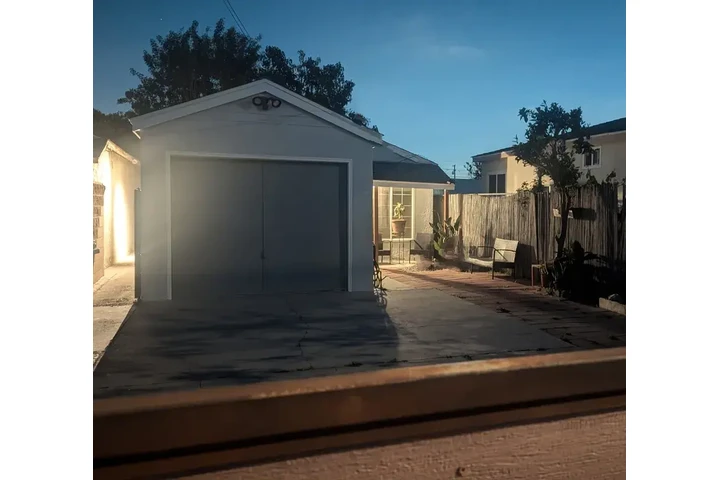 $1500 : Norwalk 3 - 1 Bath Available image 1