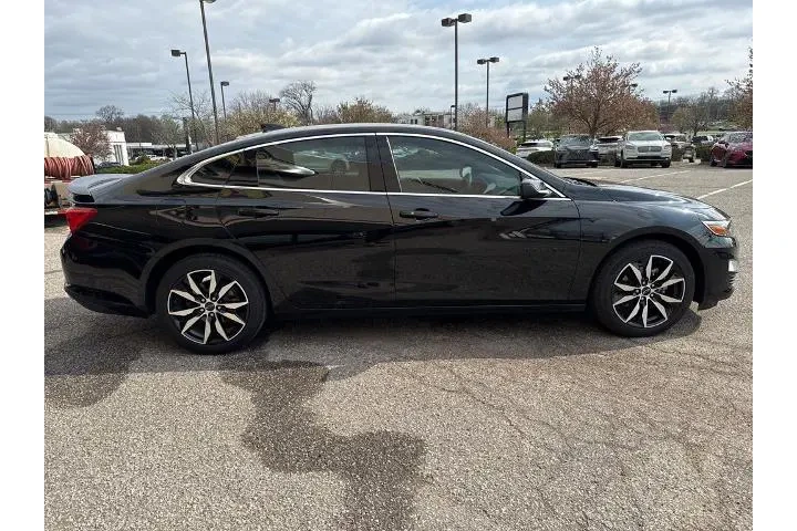 $24000 : Chevrolet Malibu 2024 RS 4dr image 10