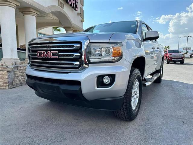 $33995 : Pre-Owned 2019 Canyon Crew Ca image 1