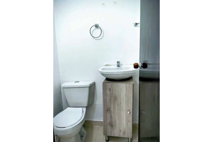 $950000 : Alquilo Oficina Edif Centenari image 1