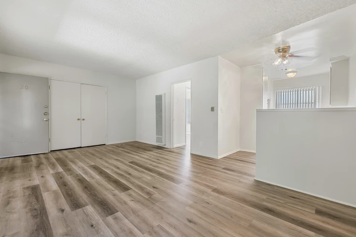 $1795 : Ladera 1 Bd 1 Bath $1,795 image 5