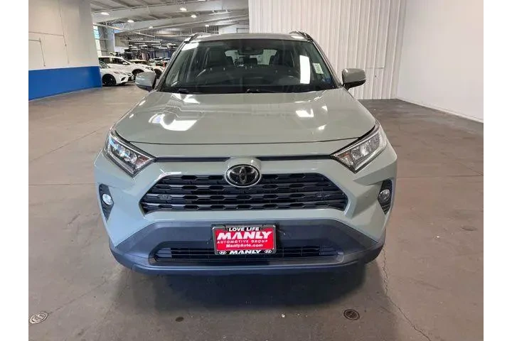 $25929 : Toyota RAV4 2021 AWD XLE Pre image 8