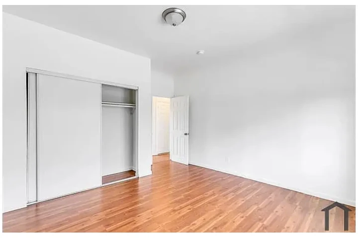 $2155 : 2 Bed Apartment in koreatown image 5