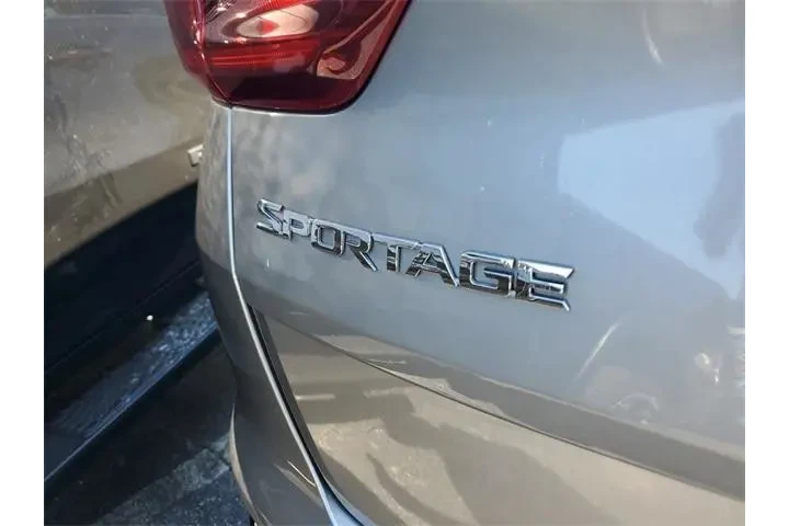 $15990 : Kia Sportage 2022 LX 4dr SUV image 5
