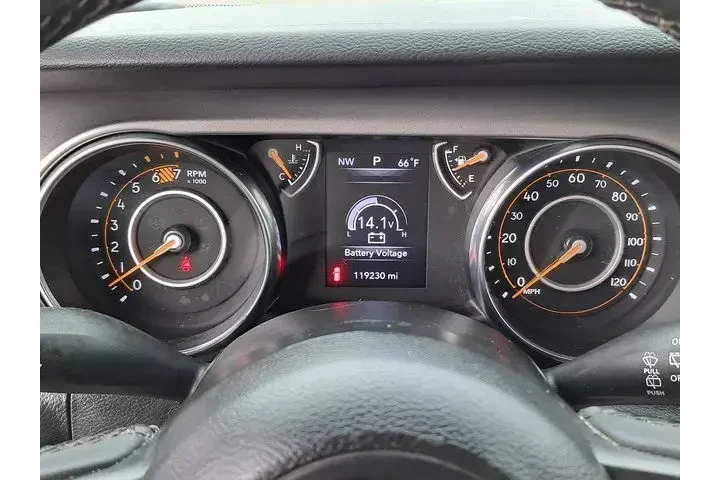 $23500 : Jeep Wrangler 2023 4x4 Sport image 6