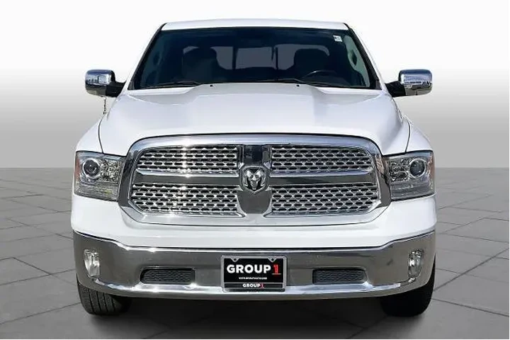 $15118 : Ram 1500 2017 4x2 Laramie 4d image 3