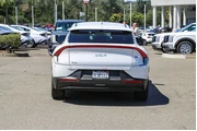 $25992 : Kia EV6 2024 Light 4dr Cross thumbnail