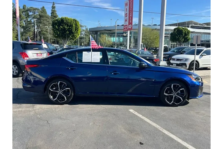 $21998 : Nissan Altima 2024 2.5 SR 4d image 6